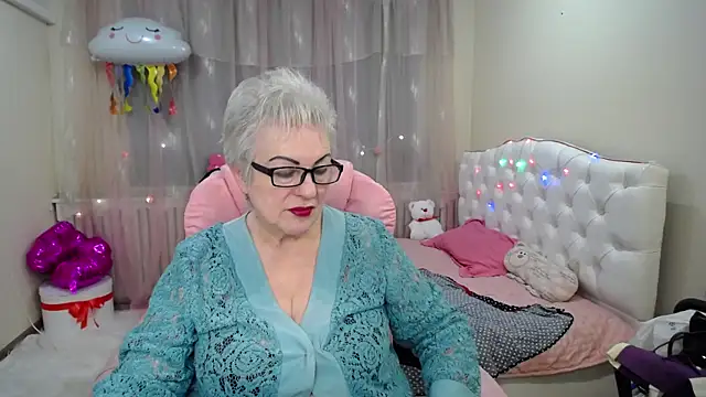 Snapshot of KayleSmoll chatting on 01-30-25, 04:37 KayleSmoll online show from 01-30-25, 04:37