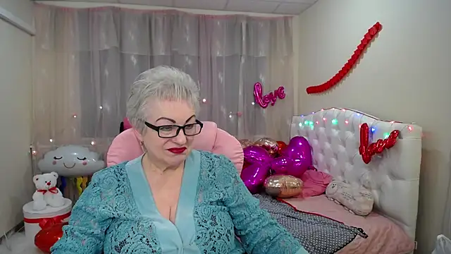 Snapshot of KayleSmoll chatting on 02-01-25, 01:44 KayleSmoll online show from 02-01-25, 01:44