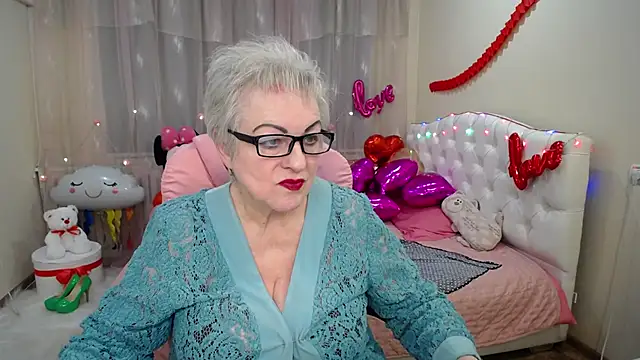 Snapshot of KayleSmoll chatting on 02-02-25, 01:55 KayleSmoll online show from 02-02-25, 01:55