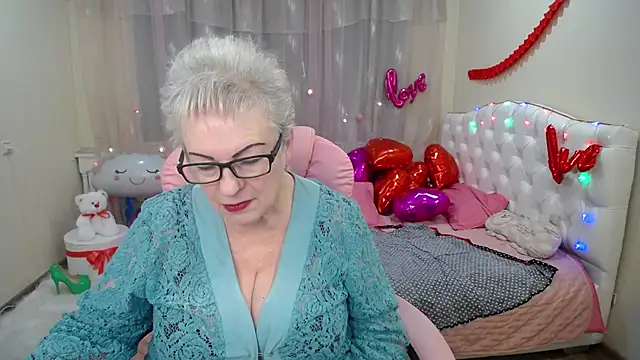 Snapshot of KayleSmoll chatting on 02-08-25, 04:36 KayleSmoll online show from 02-08-25, 04:36
