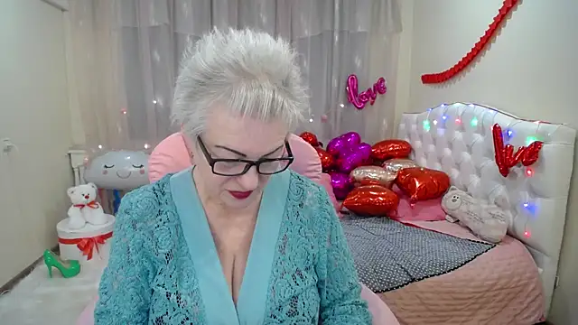 Snapshot of KayleSmoll chatting on 02-09-25, 04:25 KayleSmoll online show from 02-09-25, 04:25