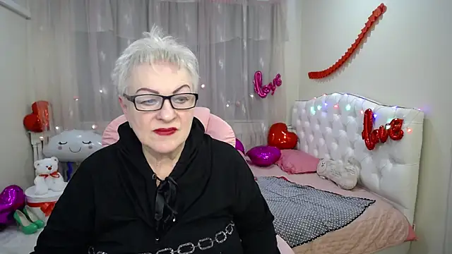 Snapshot of KayleSmoll chatting on 02-12-25, 02:03 KayleSmoll online show from 02-12-25, 02:03