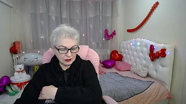Snapshot of KayleSmoll chatting on 02-12-25, 05:05 KayleSmoll online show from 02-12-25, 05:05