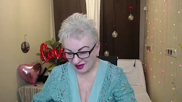Snapshot of KayleSmoll chatting on 02-15-25, 07:28 KayleSmoll online show from 02-15-25, 07:28
