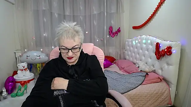 Snapshot of KayleSmoll chatting on 02-19-25, 01:51 KayleSmoll online show from 02-19-25, 01:51