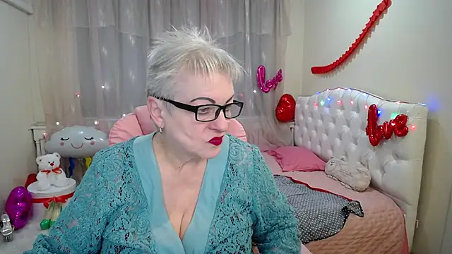 Snapshot of KayleSmoll chatting on 02-22-25, 05:34 KayleSmoll online show from 02-22-25, 05:34