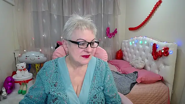 Snapshot of KayleSmoll chatting on 02-23-25, 04:28 KayleSmoll online show from 02-23-25, 04:28