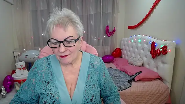 Snapshot of KayleSmoll chatting on 02-26-25, 01:53 KayleSmoll online show from 02-26-25, 01:53