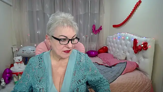 Snapshot of KayleSmoll chatting on 02-26-25, 10:42 KayleSmoll online show from 02-26-25, 10:42