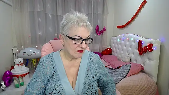 Snapshot of KayleSmoll chatting on 02-27-25, 01:48 KayleSmoll online show from 02-27-25, 01:48
