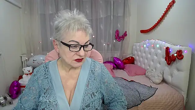 Snapshot of KayleSmoll chatting on 02-28-25, 10:50 KayleSmoll online show from 02-28-25, 10:50