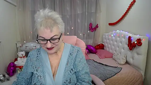 Snapshot of KayleSmoll chatting on 03-01-25, 04:58 KayleSmoll online show from 03-01-25, 04:58