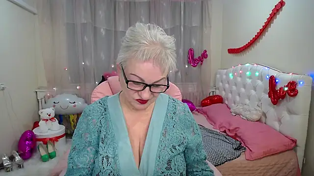 Snapshot of KayleSmoll chatting on 03-04-25, 07:32 KayleSmoll online show from 03-04-25, 07:32