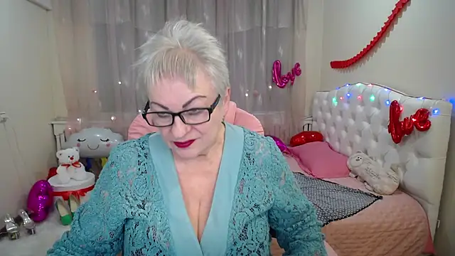 Snapshot of KayleSmoll chatting on 03-06-25, 04:52 KayleSmoll online show from 03-06-25, 04:52