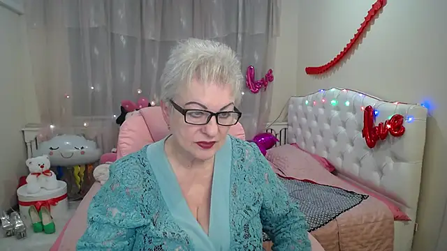 Snapshot of KayleSmoll chatting on 03-12-25, 04:41 KayleSmoll online show from 03-12-25, 04:41