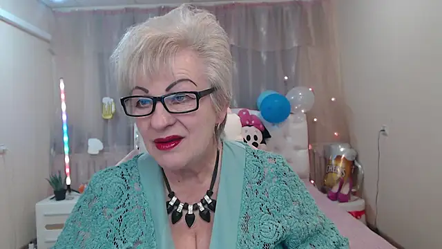 Snapshot of KayleSmoll chatting on 09-20-25, 06:42 KayleSmoll online show from 09-20-25, 06:42