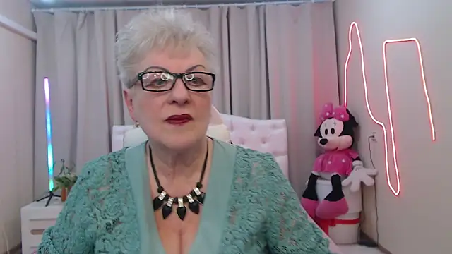 Snapshot of KayleSmoll chatting on 05-15-26, 06:37 KayleSmoll online show from 05-15-26, 06:37