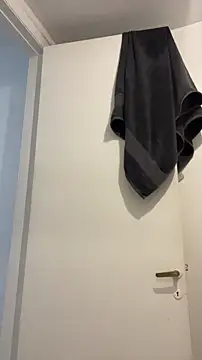 cinnamon rosa online show from 12-15-25, 08:57