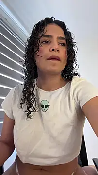 cinnamon rosa online show from 01-12-26, 07:52