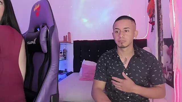 Snapshot of Alice_ch1 chatting on 02-06-26, 06:11 Alice ch1 online show from 02-06-26, 06:11