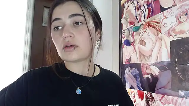 Snapshot of Nylaahh_ chatting on 10-12-25, 07:46 Nylaahh online show from 10-12-25, 07:46