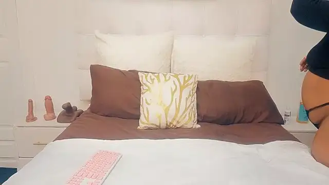 GiantBootyMilf online show from 06-10-26, 07:35
