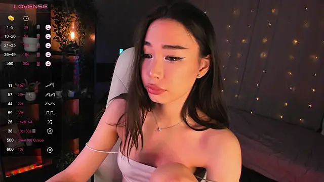 Snapshot of sensualily chatting on 11-12-25, 03:34 sensualily online show from 11-12-25, 03:34