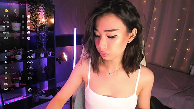 Snapshot of sensualily chatting on 11-27-25, 03:47 sensualily online show from 11-27-25, 03:47