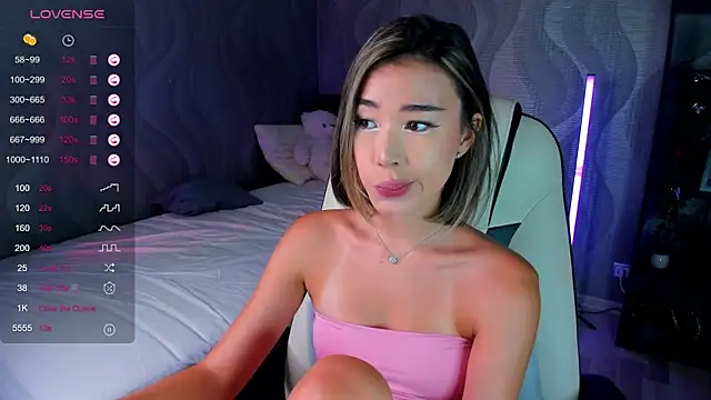Snapshot of sensualily chatting on 07-08-26, 03:38 sensualily online show from 07-08-26, 03:38