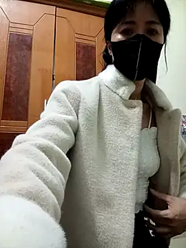 Snapshot of YunLem chatting on 02-25-25, 01:09 YunLem online show from 02-25-25, 01:09