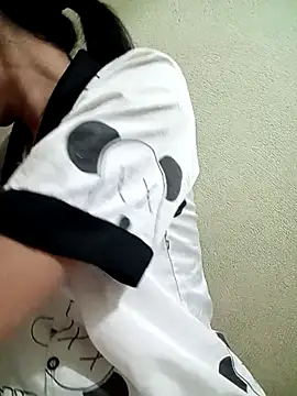 Snapshot of YunLem chatting on 03-09-25, 01:37 YunLem online show from 03-09-25, 01:37