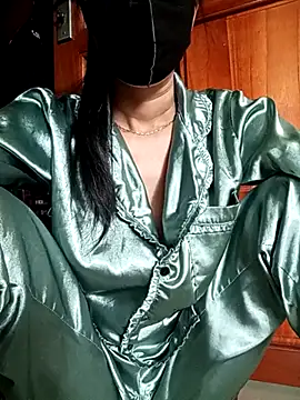 Snapshot of YunLem chatting on 03-21-25, 01:13 YunLem online show from 03-21-25, 01:13