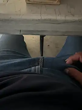 Snapshot of elber-gdo chatting on 02-07-25, 08:42 elber-gdo online show from 02-07-25, 08:42