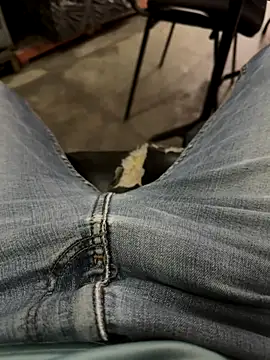 Snapshot of elber-gdo chatting on 12-04-25, 06:05 elber-gdo online show from 12-04-25, 06:05