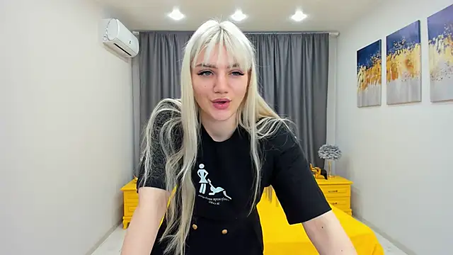 SelenaeMoore online show from 01-25-25, 07:39