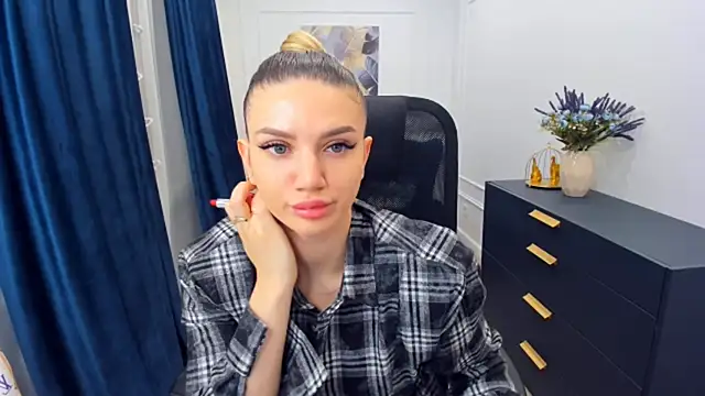 SelenaeMoore online show from 02-21-26, 03:40