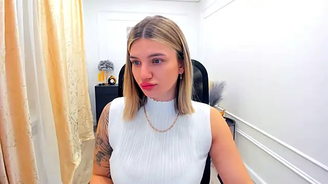 SelenaeMoore online show from 06-13-26, 03:59
