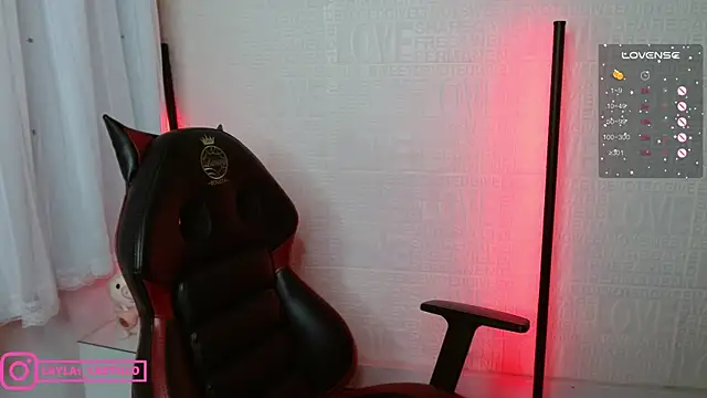 Snapshot of Layla_castilloo chatting on 03-08-25, 04:06 Layla castilloo online show from 03-08-25, 04:06