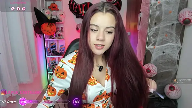 Snapshot of Layla_castilloo chatting on 10-17-25, 02:15 Layla castilloo online show from 10-17-25, 02:15