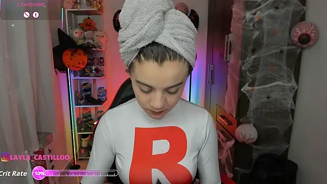 Snapshot of Layla_castilloo chatting on 10-31-25, 04:52 Layla castilloo online show from 10-31-25, 04:52