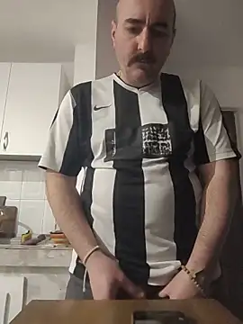 Snapshot of Maryo0001 chatting on 02-11-26, 11:43 Maryo0001 online show from 02-11-26, 11:43