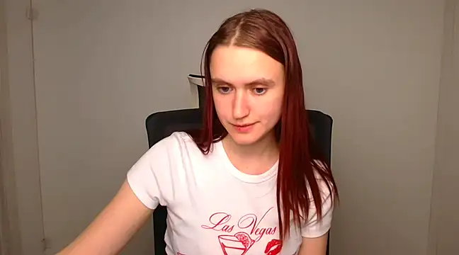 Snapshot of Gabriellagirl chatting on 12-23-24, 10:33 Gabriellagirl online show from 12-23-24, 10:33