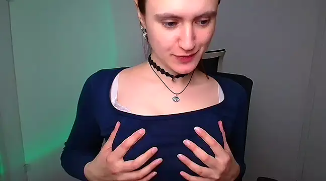 Snapshot of Gabriellagirl chatting on 03-18-25, 11:20 Gabriellagirl online show from 03-18-25, 11:20