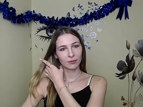 Snapshot of StrangerGi chatting on 01-15-25, 04:00 StrangerGi online show from 01-15-25, 04:00