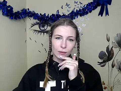 Snapshot of StrangerGi chatting on 01-16-25, 01:04 StrangerGi online show from 01-16-25, 01:04