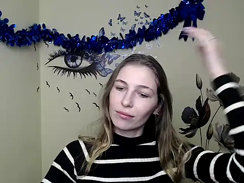 Snapshot of StrangerGi chatting on 01-22-25, 01:00 StrangerGi online show from 01-22-25, 01:00