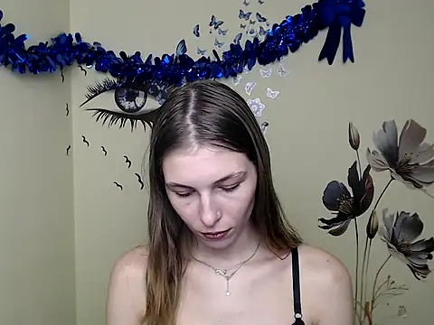 Snapshot of StrangerGi chatting on 01-22-25, 04:02 StrangerGi online show from 01-22-25, 04:02