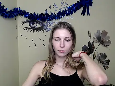 Snapshot of StrangerGi chatting on 01-31-25, 01:01 StrangerGi online show from 01-31-25, 01:01