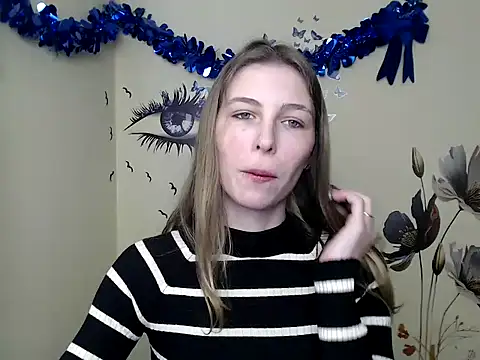 Snapshot of StrangerGi chatting on 02-13-25, 10:02 StrangerGi online show from 02-13-25, 10:02