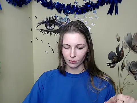 Snapshot of StrangerGi chatting on 02-15-25, 04:12 StrangerGi online show from 02-15-25, 04:12